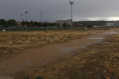 La imagen recoge el terreno en el que se situará el nuevo campo de fútbol y el parque de grandes dimensiones en La Palomera. FERNANDO OTERO