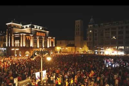 Espectacular imagen de la plaza de Santo Domingo minutos después de acabar el encuentro.