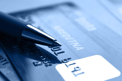 Las condiciones de algunas tarjetas de crédito son muy peligrosas para los clientes. DL