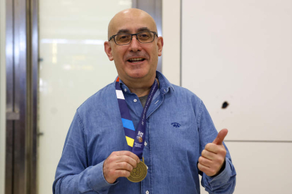 Jordi Ribera, seleccionador español de balonmano, con la medalla de bronce del Mundial. J.J. GUILLEN
