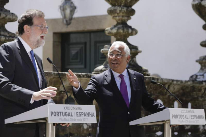 Mariano Rajoy y Antonio Costa dan cuenta de los acuerdos de la cumbre en Vila Real. EFE