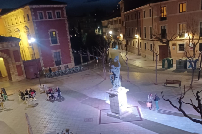 Nueva iluminación en la plaza de Santo Martino. DL