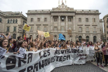 Manifestación de estudiantes contra la LOMCE y las reválidas el pasado 26 de octubre, en Barcelona.