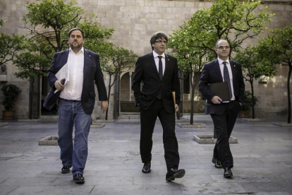 unqueras, Puigdemont y Turull se dirigen a la reunión de Govern.