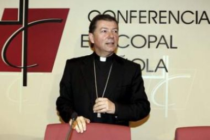 El secretario general de la Conferencia Episcopal, Juan Antonio Martínez Camino, informó ayer de los