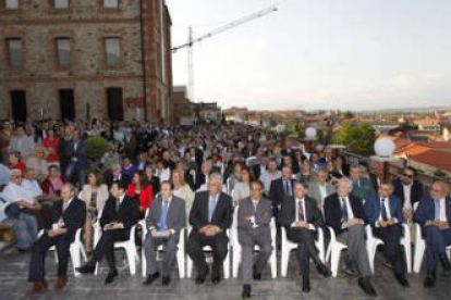 Numeroso público acudió a la inauguración del nuevo hotel de Astorga, el Vía de la Plata.