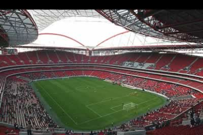 Conocido por nuevo Estadio de La Luz, está integrado en la zona urbana del barrio lisboeta de Benfica. 65.000 localidades cubiertas. Albergará la final.