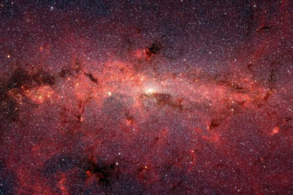 Imagen del centro de la galaxia obtenida con el telescopio espacial Spitzer. NASA