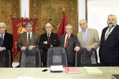 Hidalgo, Palomo, Canal, Manceñido, Alonso y Suárez, durante el encuentro.
