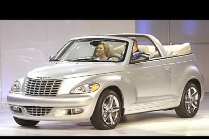 Algo parecido a la propuesta del <b>Chrysler PT Cruiser </b>que muestra este 2004 una imagen renovada y actual.