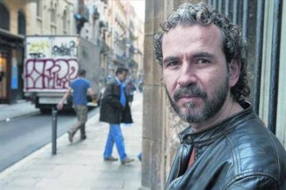 El actor Willy Toledo posa durante una visita a Barcelona, en marzo del 2006.