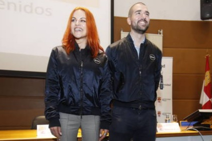 Sara García y Pablo Álvarez en su visita a la Universidad de León. RAMIRO