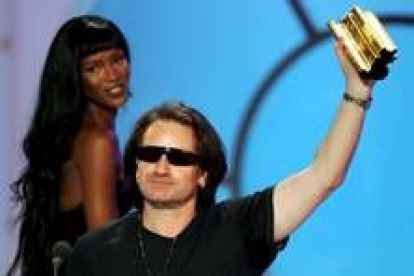 Bono, líder de U2, recibió el domingo un premio del Midem en Cannes