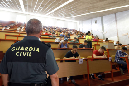 Oposiciones a la Guardia Civil en León. MARCIANO PÉREZ