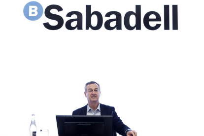 El consejero delegado de Banco Sabadell, César González-Bueno. ANDREU DALMAU