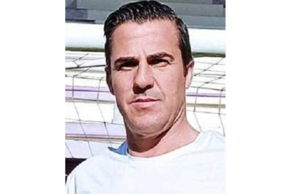 Mena, entrenador de La Bañeza. DL