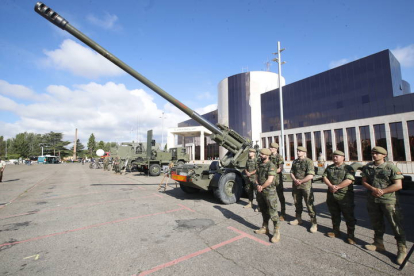 Jornada de puertas abiertas por el Día de las Fuerzas Armadas. RAMIRO