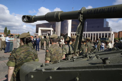 Jornada de puertas abiertas por el Día de las Fuerzas Armadas. RAMIRO