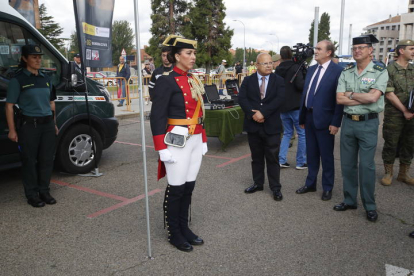 Jornada de puertas abiertas por el Día de las Fuerzas Armadas. RAMIRO