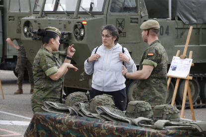 Jornada de puertas abiertas por el Día de las Fuerzas Armadas. RAMIRO