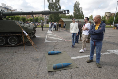 Jornada de puertas abiertas por el Día de las Fuerzas Armadas. RAMIRO