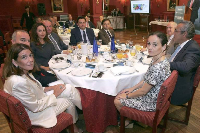 María José Gutiérrez Criado, José Arias, Cristina Santos, Juan Carlos Morán, Celestino Rodríguez, Gregorio Chamorro, Agustín Rajoy y Susana García Dancal.