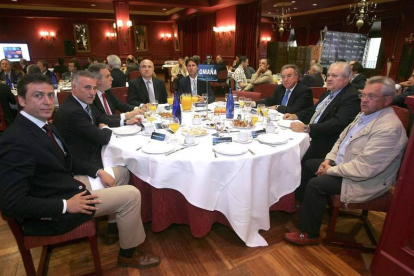 Jerónimo de Miguel, Marcos Cerijo, Graciliano Álvarez, Antonio Ruiz Falcó, Javier Vega, Juan Palacios, Manuel Rilo y José Miguel Nieto García.