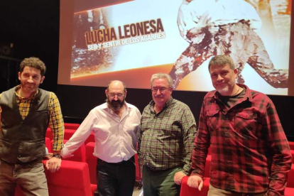 Luis Pedreira, Antonio Barreñada, Ángel Rivero y Rodolfo Herrero en la presentación del documental. DL