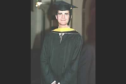 En el año de la ruptura con Isabel Sartorius, 1993, Don Felipe terminó sus estudios universitarios e inició un Master de dos años en Relaciones Internacionales en la Escuela de Georgetown.