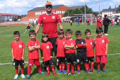 Formación del equipo Debutantes del Naraya. MACÍAS