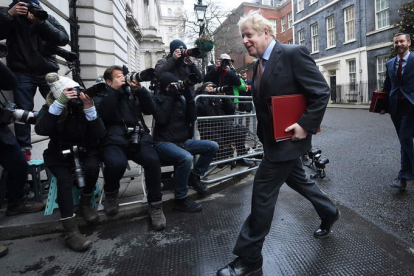 Boris Johnson al llegar ayer al 10 de Downing Street. ANDY RAIN