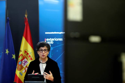 La ministra de Asuntos Exteriores, Arancha González Laya, analiza el acuerdo alcanzado entre la Unión Europea y el Reino Unido. EMILIO NARANJO