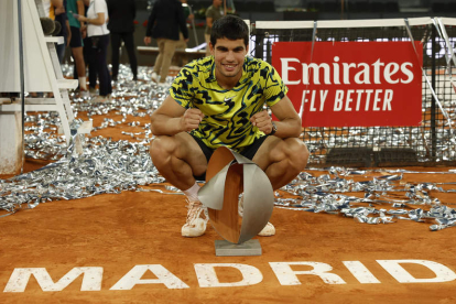 Carlos Alcaraz entra en el selecto club de los tenistas con diez o más títulos ATP. CHEMA MOYA