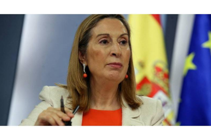 La ministra de Fomento, Ana Pastor.