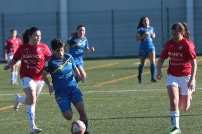 Las leonesas solventaron con victoria su partido. FERMÍN GRANDA