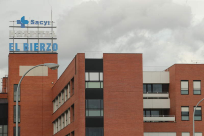 El próximo año comenzarán las obras de la unidad de Radioterapia en el Hospital El Bierzo. L. DE LA MATA