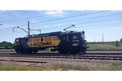 La locomotora 269 de Medway en Villadangos, hasta donde completó trayectos para conocer la vía del polo acerero leonés. DL