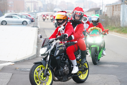 Más de 900 motos participan en la VI Papanoelada Motera. CAMPILLO / ICAL.