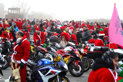 Más de 900 motos participan en la VI Papanoelada Motera. CAMPILLO / ICAL.