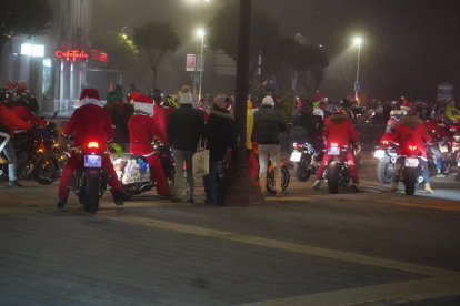 Más de 900 motos participan en la VI Papanoelada Motera. J. NOTARIO.