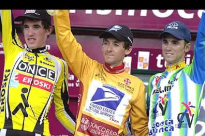 Victorioso en la Vuelta en el 2000, Heras superó en la clasificación general final a sus compatriotas Isidro Nozal y Alejandro Valverde, respectivamente segundo y tercero.