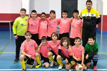 Formación del equipo del Trepalio FS, campeón de la 1ª División Provincial Alevín. DL