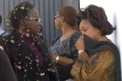 Miembros del séquito de la esposa del presidente de Nigeria, Stella Obasanjo