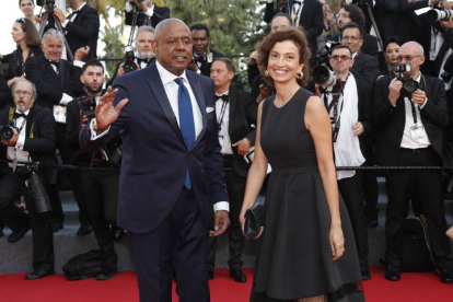 Forest Whitaker (L) and Audrey Azoulay. SEBASTIEN NOGIER