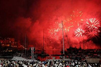 Mónaco se vistió de rojo y blanco, los colores nacionales, para proclamar a su nuevo príncipe en una fiesta únicamente autorizada para nacionales.