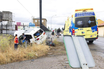 En la tarde de ayer se registraron numerosos accidentes como el de Veguellina.  FERNANDO OTERO PERANDONES.