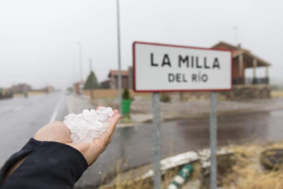 Las bolas de granizo parecían canicas.  FERNANDO OTERO PERANDONES.