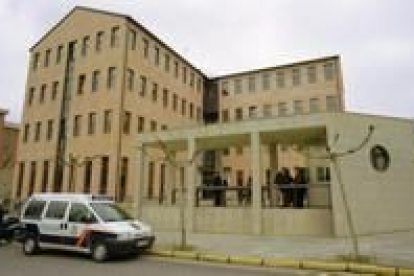El detenido permaneció el pasado fin de semana en los calabozos de la comisaría de Ponferrada