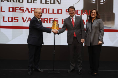 Acto de entrega del Premio Diario de León al Desarrrollo Social y los Valores Humanos. RAMIRO