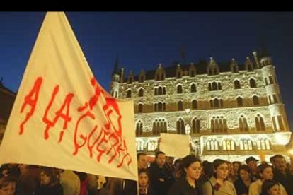 La plaza de San Marcelo protagonizó una emotiva protesta.